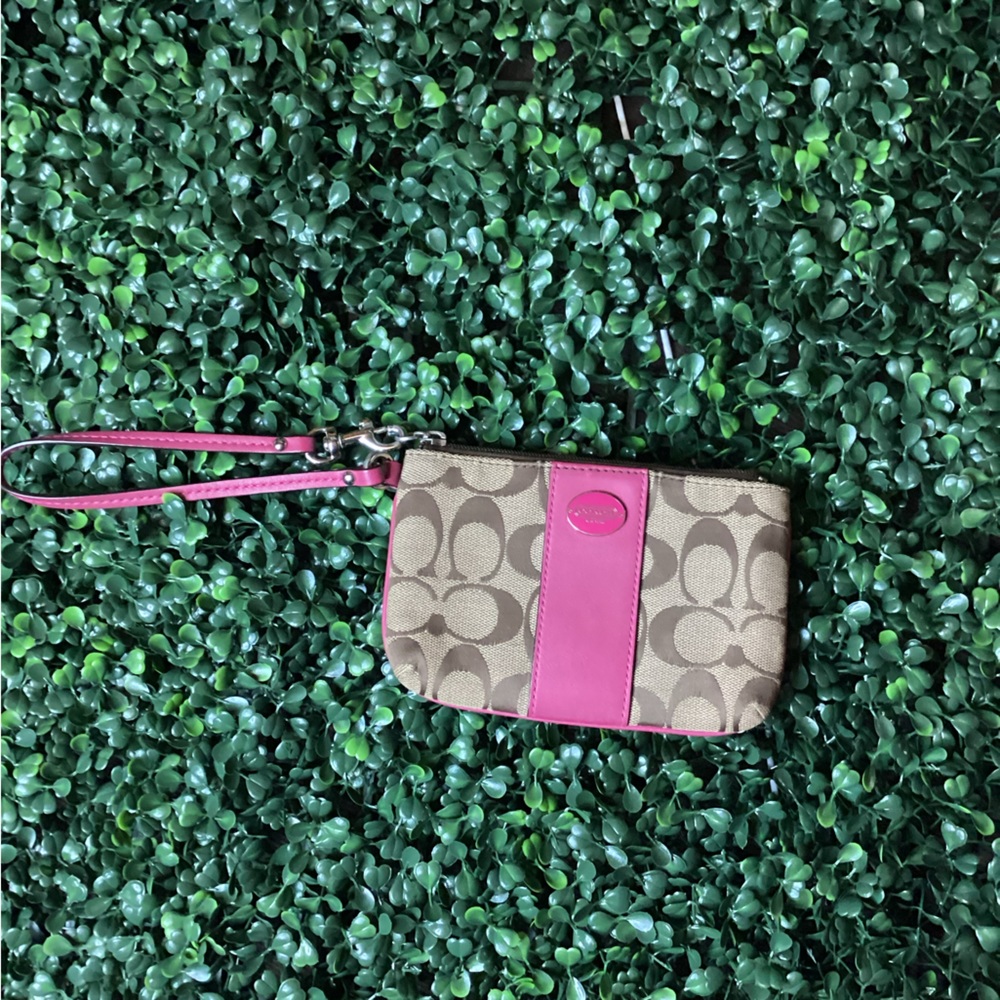 EUC Coach Pink Wristlet